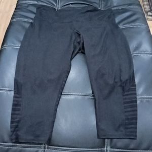 😍women's champion high waisted crop leggins😍